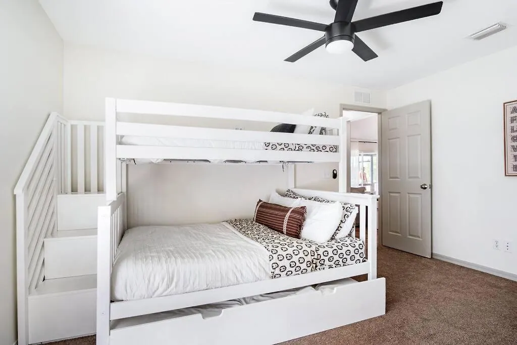 Cape Escape Ii - 4bdr - 2bth - Pool - Sleeps 10 Or More *