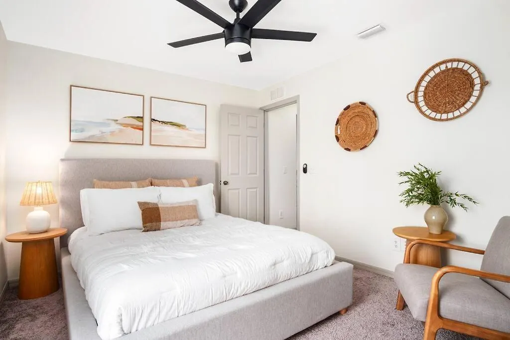 Cape Escape Ii - 4bdr - 2bth - Pool - Sleeps 10 Or More Holiday home Cape Coral