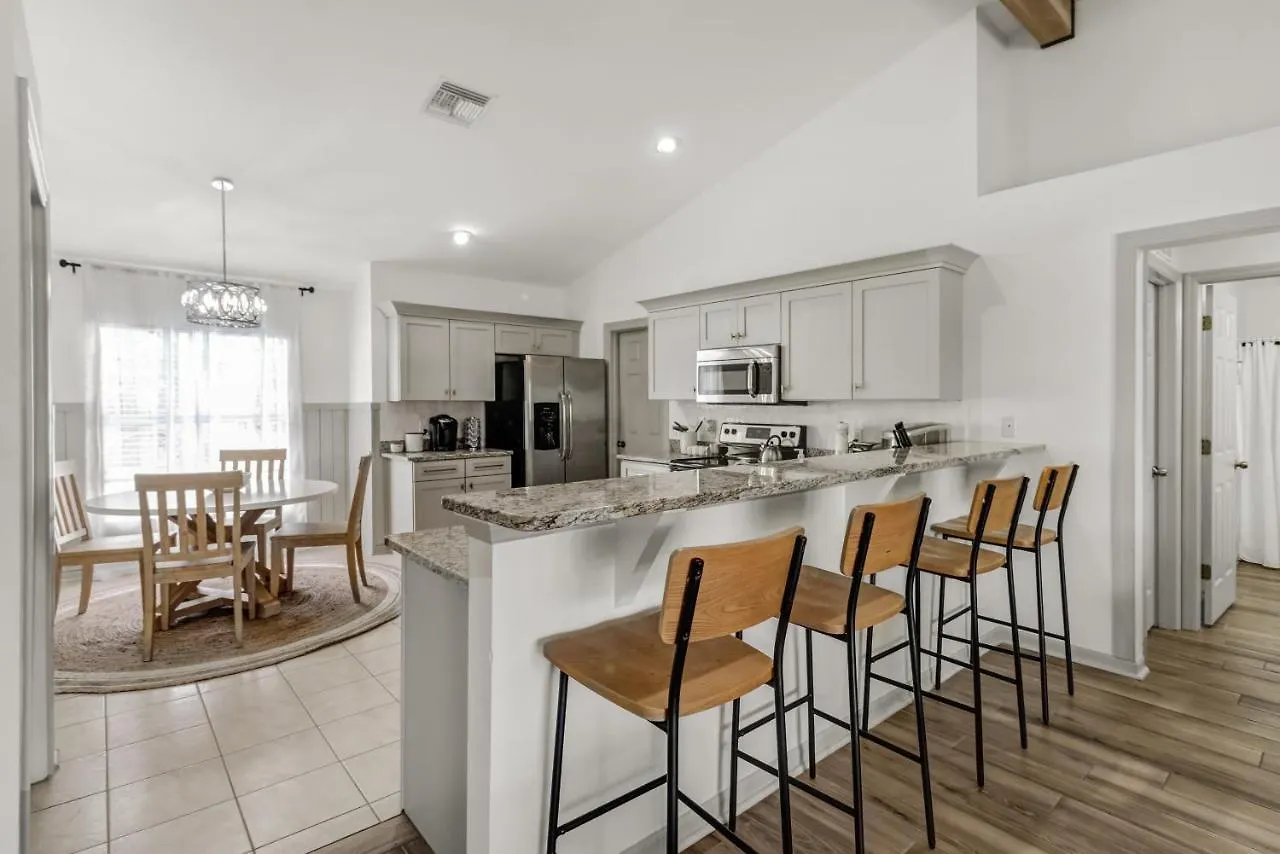 Cape Escape Ii - 4bdr - 2bth - Pool - Sleeps 10 Or More * Cape Coral