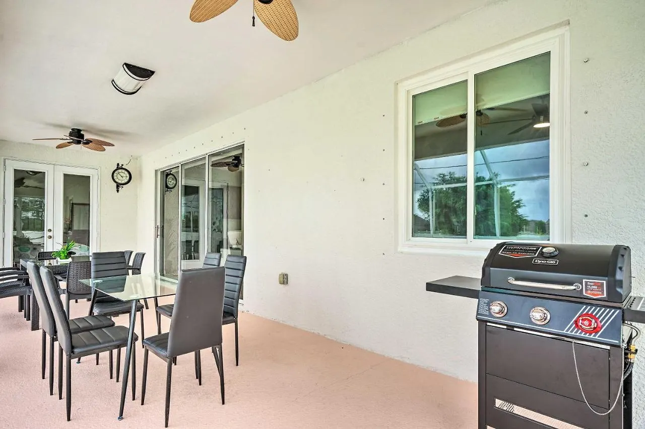 Holiday home Getaway With Pool About 6 Mi To Beach!