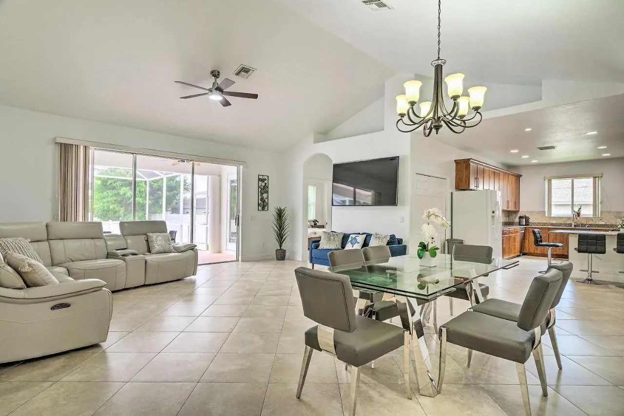 Getaway With Pool About 6 Mi To Beach! Cape Coral