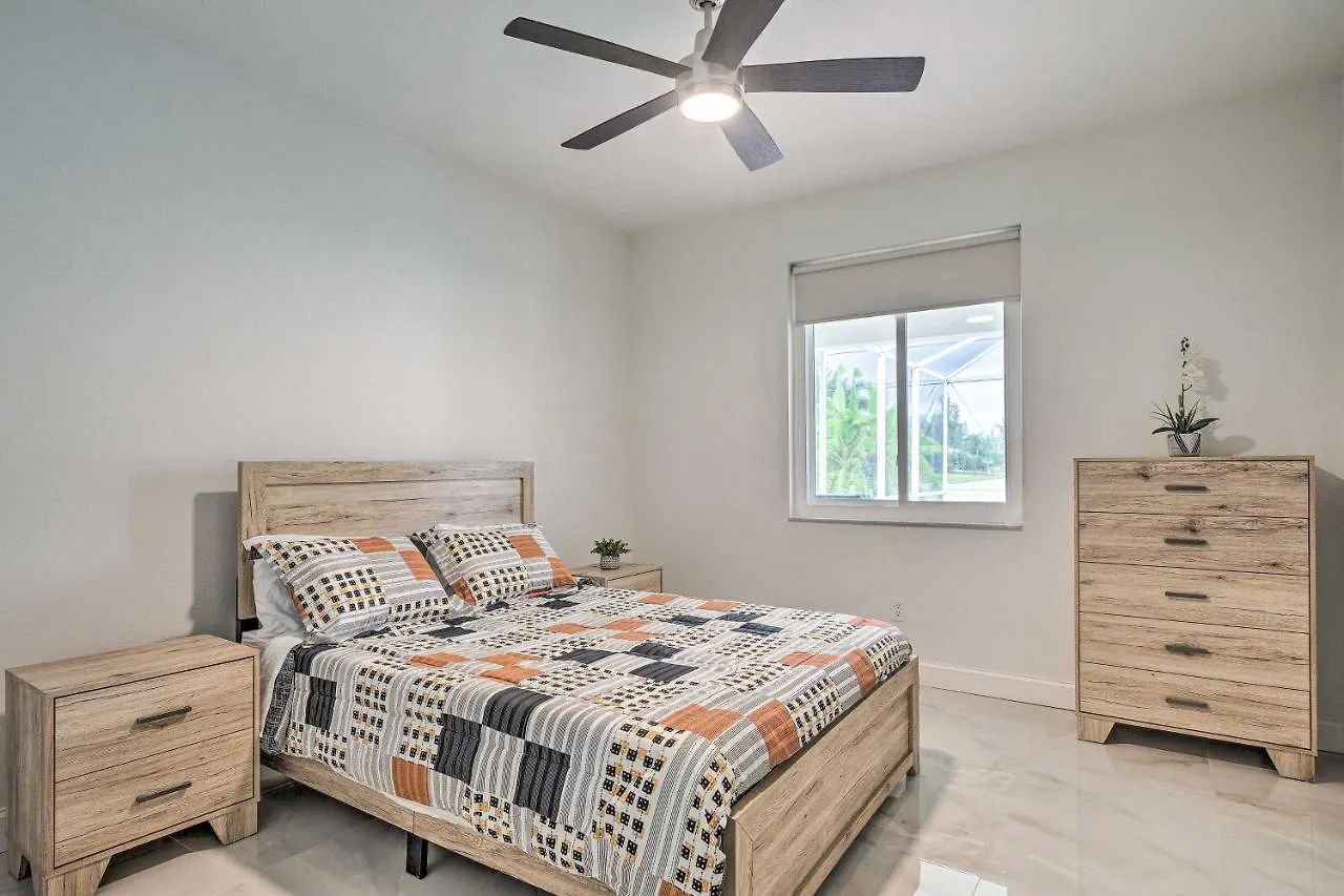 Holiday home Getaway With Pool About 6 Mi To Beach! Cape Coral