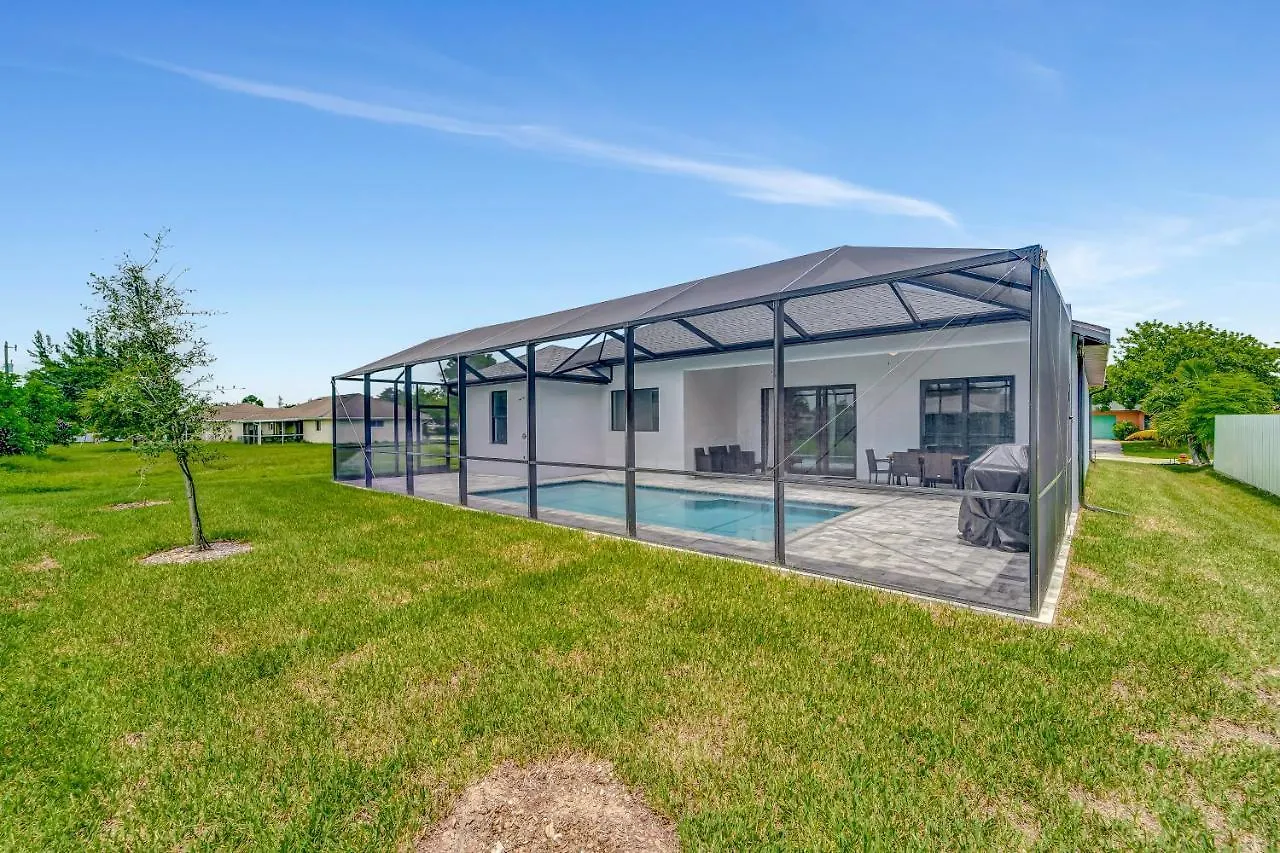 Holiday home Seashell Of The Ball Cape Coral