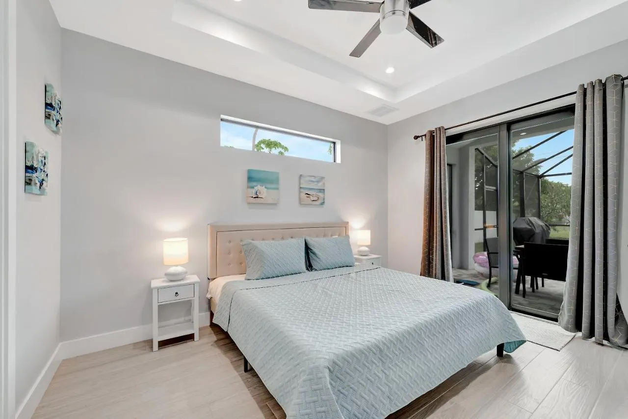 Holiday home Seashell Of The Ball Cape Coral