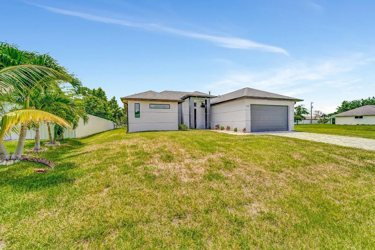 Holiday home Seashell Of The Ball Cape Coral