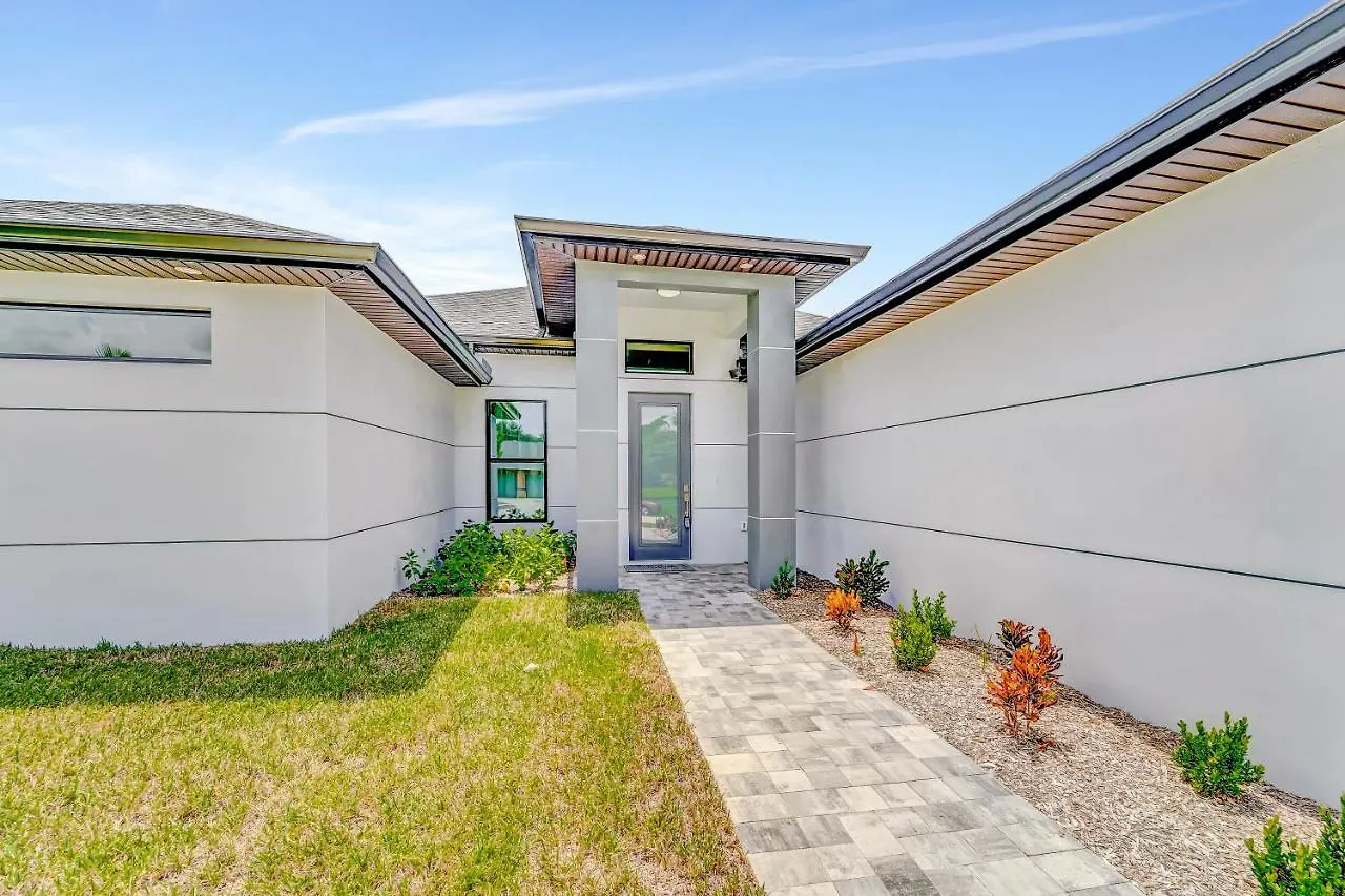 Holiday home Seashell Of The Ball Cape Coral
