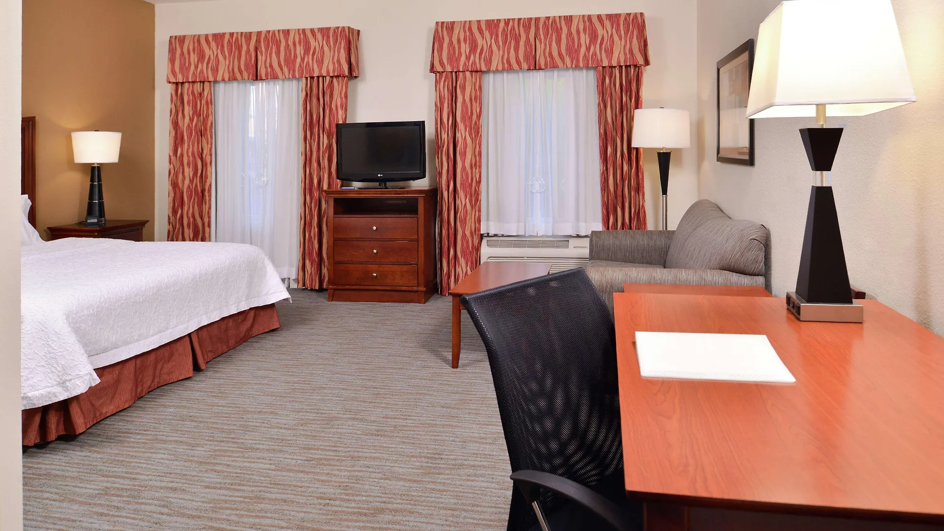 Hampton & / Myers Hotell