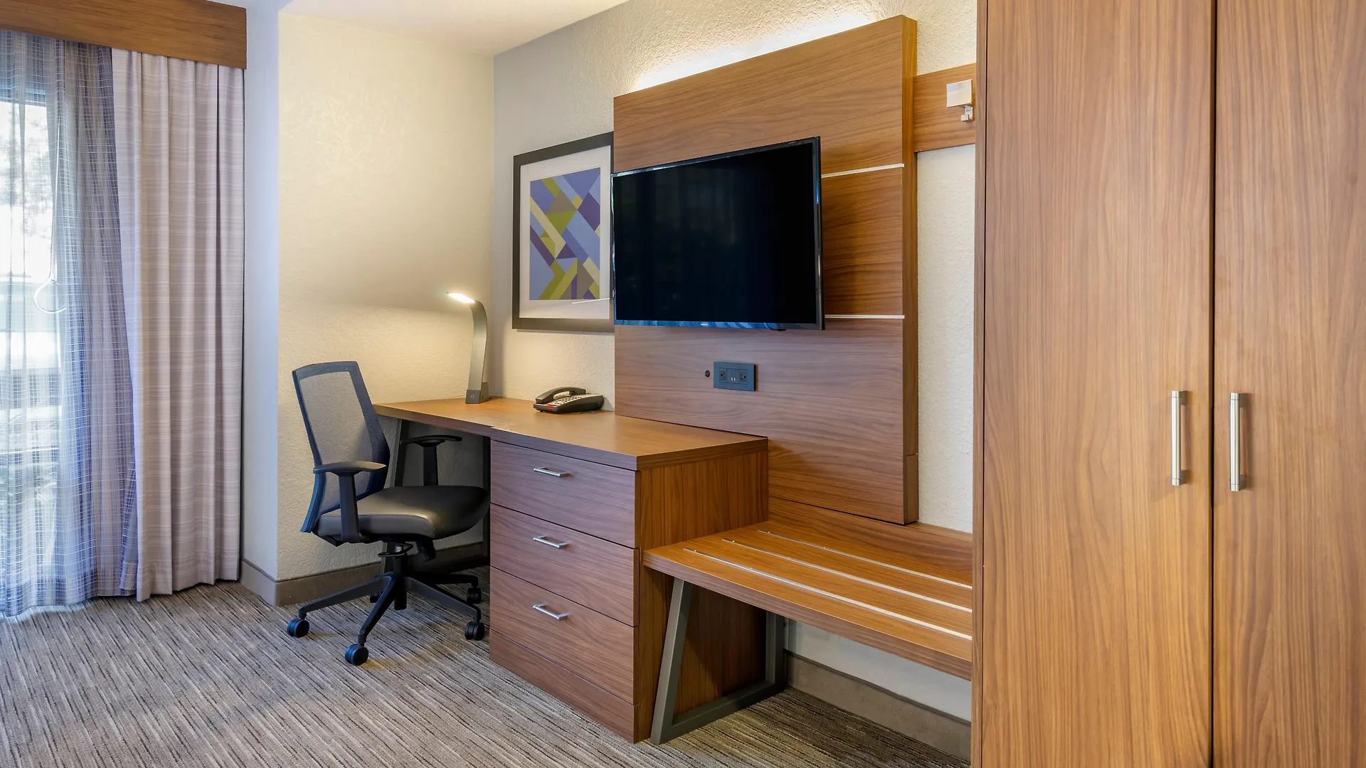 Express Cape Coral-fort Myers Area By Ihg Hotel