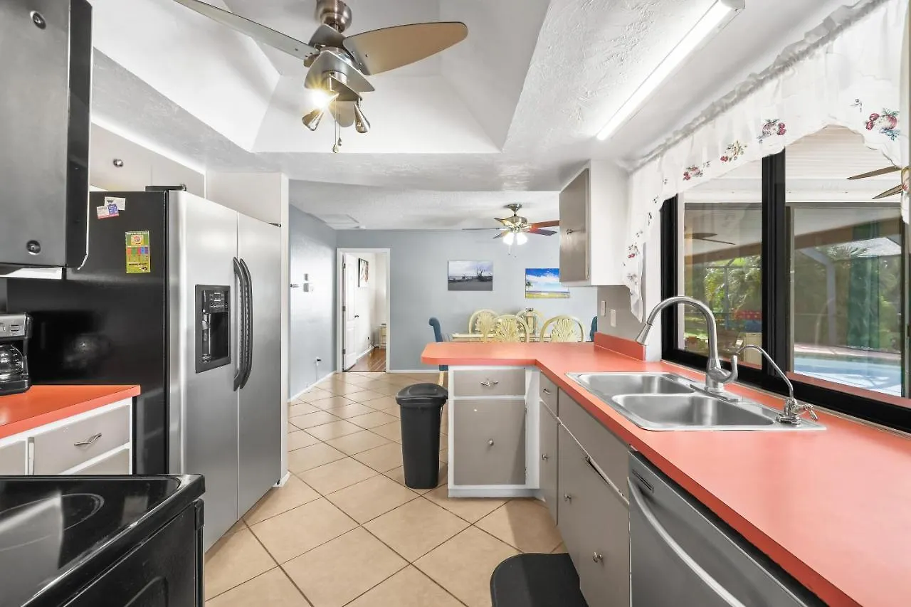 Dream Family Vacation, Pool Fun - Florida Flair Cape Coral