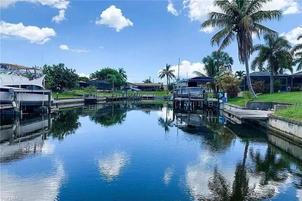 Water Front Paradise Holiday home