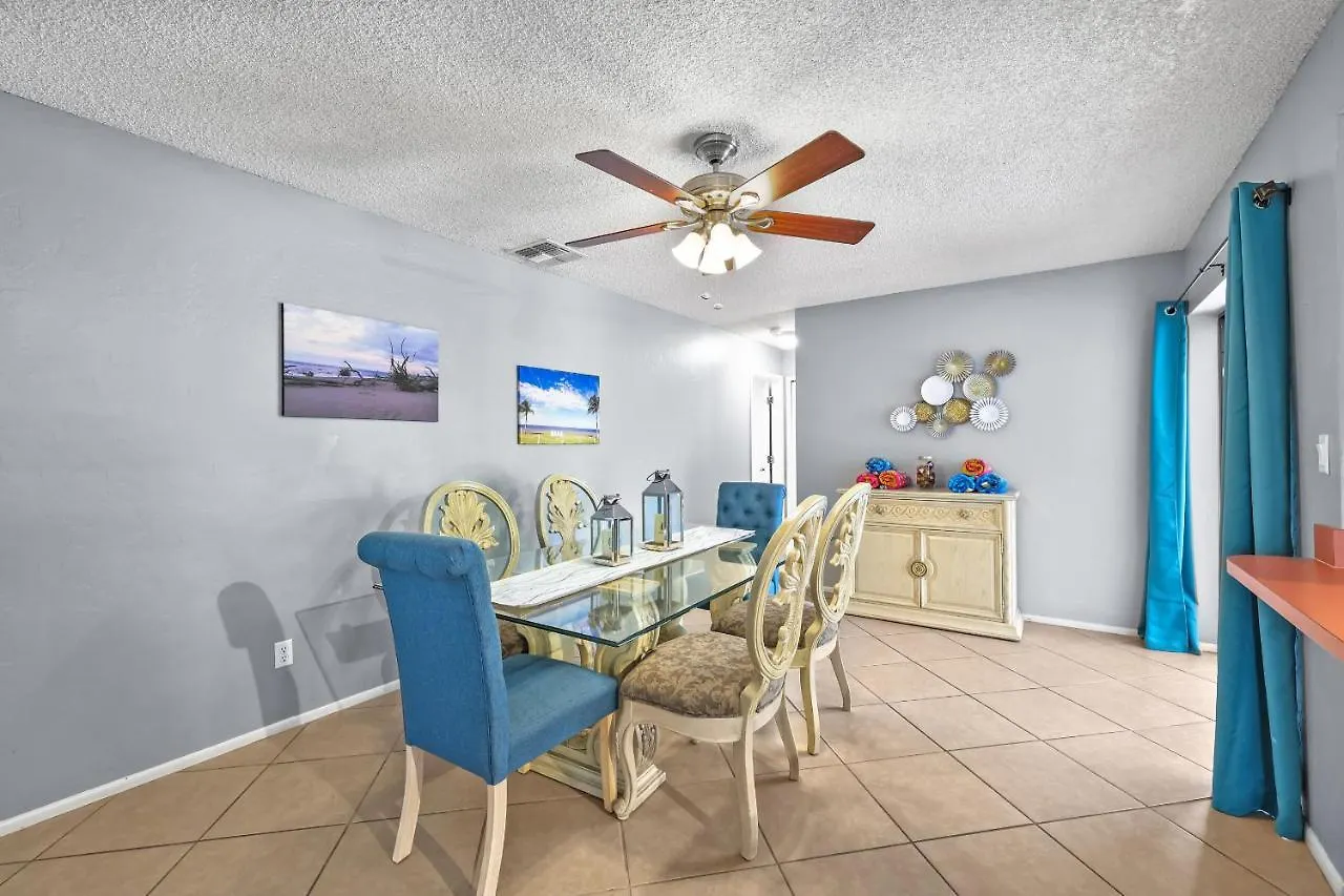 Dream Family Vacation, Pool Fun - Florida Flair Cape Coral