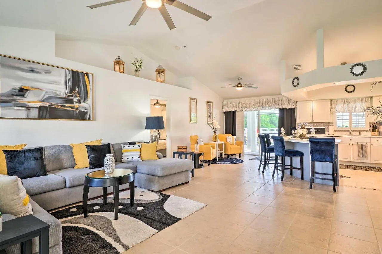 Holiday home Chic Oasis With Pool 5 Mi To Beach! *