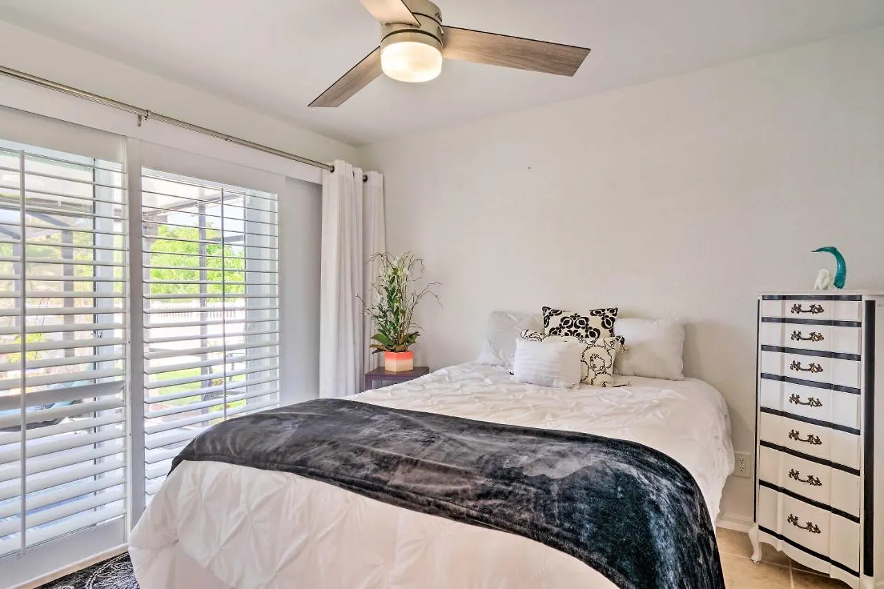 Chic Oasis With Pool 5 Mi To Beach! *