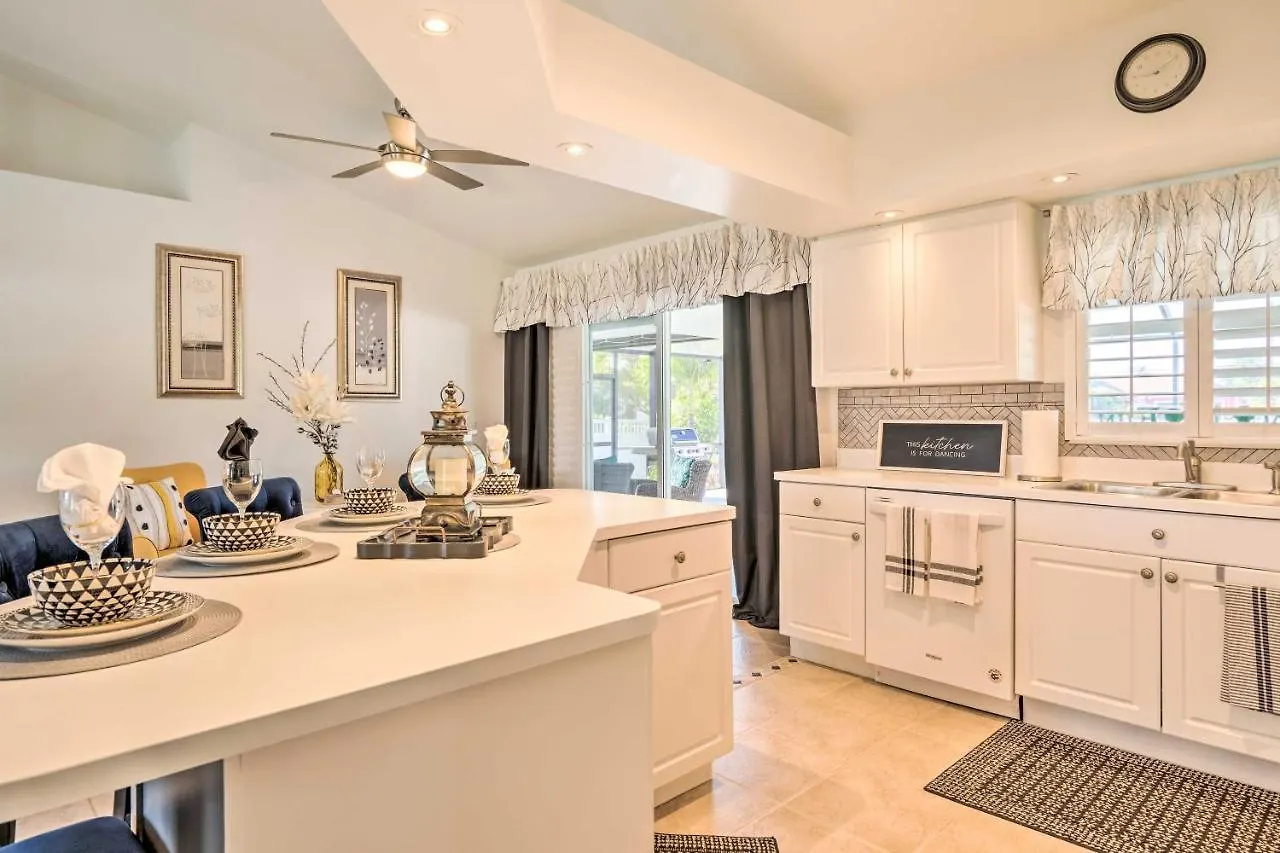 Holiday home Chic Oasis With Pool 5 Mi To Beach! *