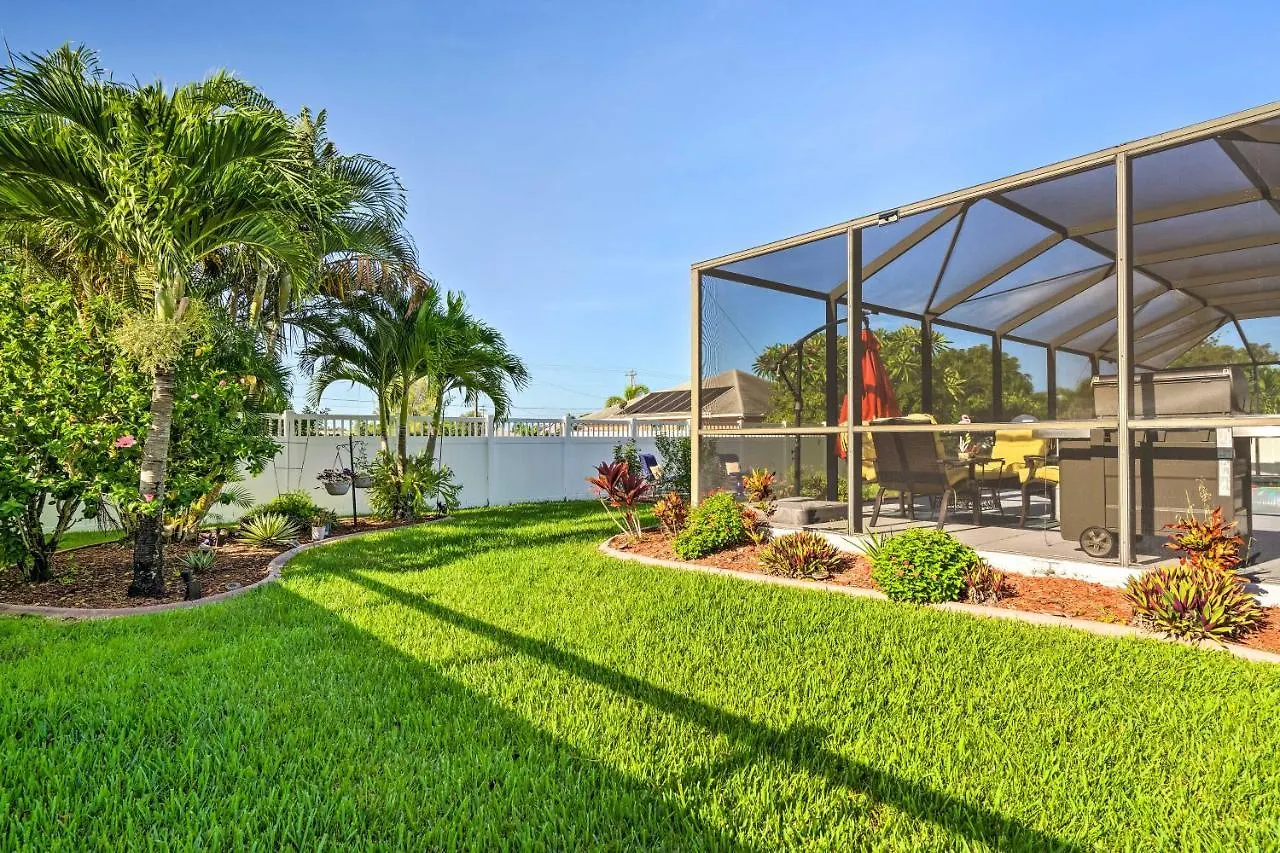 Chic Oasis With Pool 5 Mi To Beach! Holiday home Cape Coral