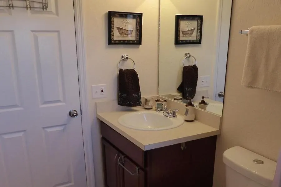 Duplex Sunny Splash In Apartment
