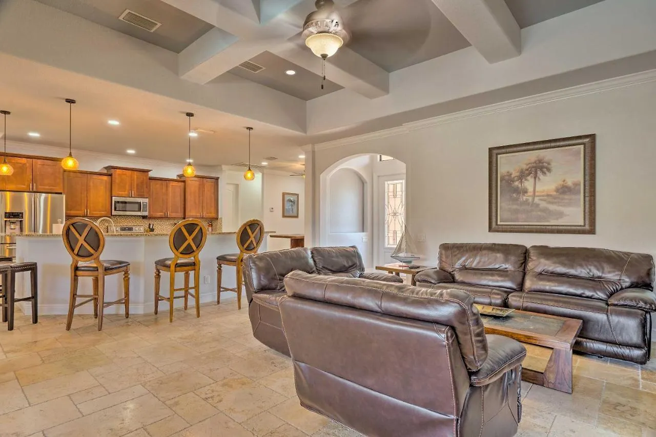 Canalfront With Patio And Grill! * Cape Coral
