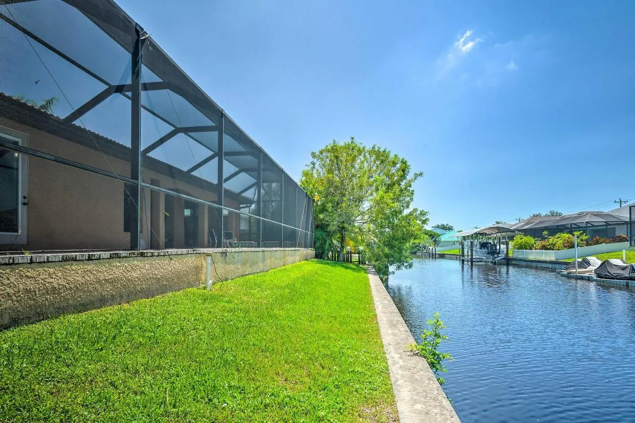 Holiday home Canalfront With Patio And Grill! *