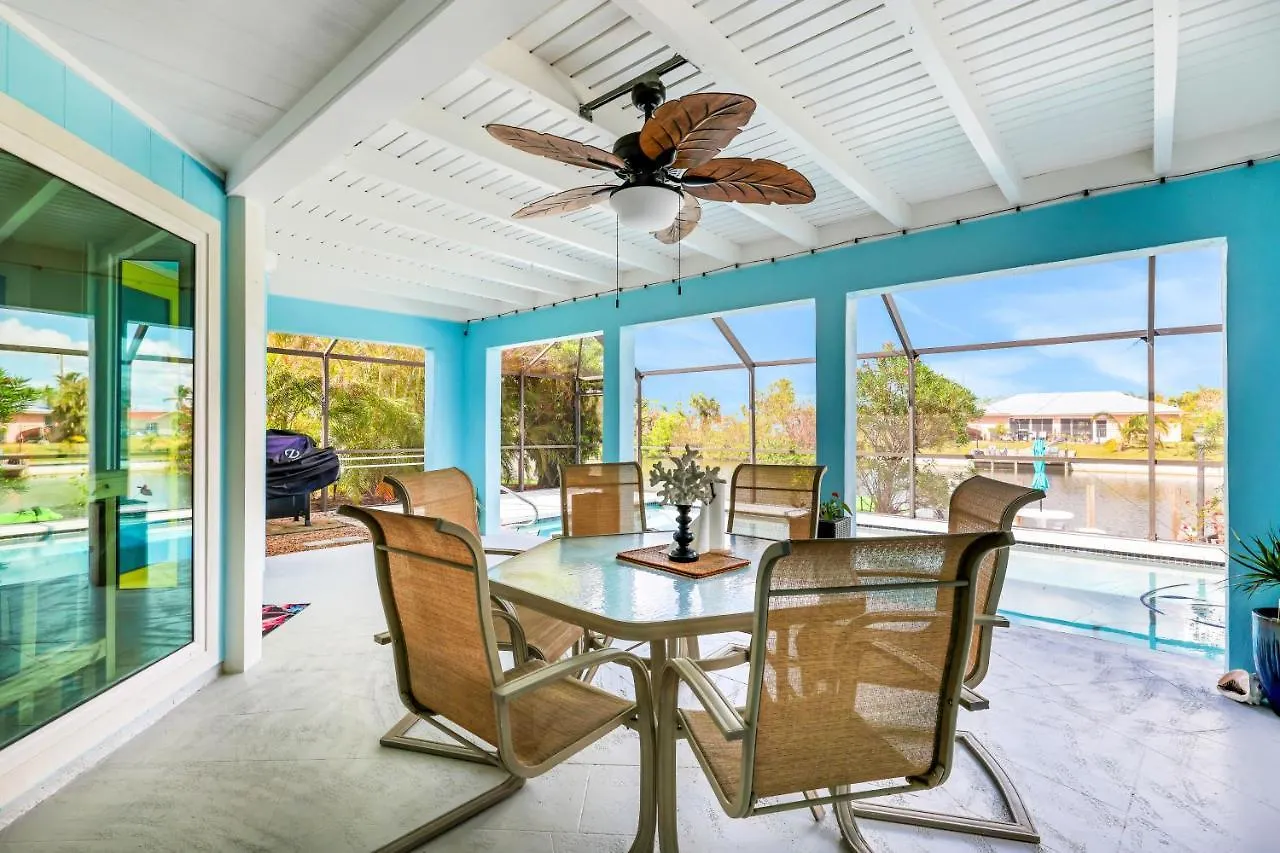 Three Palms Retreat Holiday home Cape Coral
