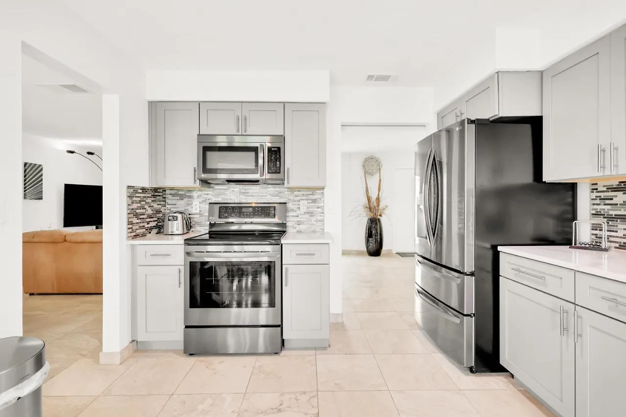 Three Palms Retreat * Cape Coral