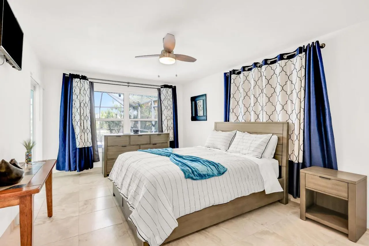 Three Palms Retreat Holiday home Cape Coral