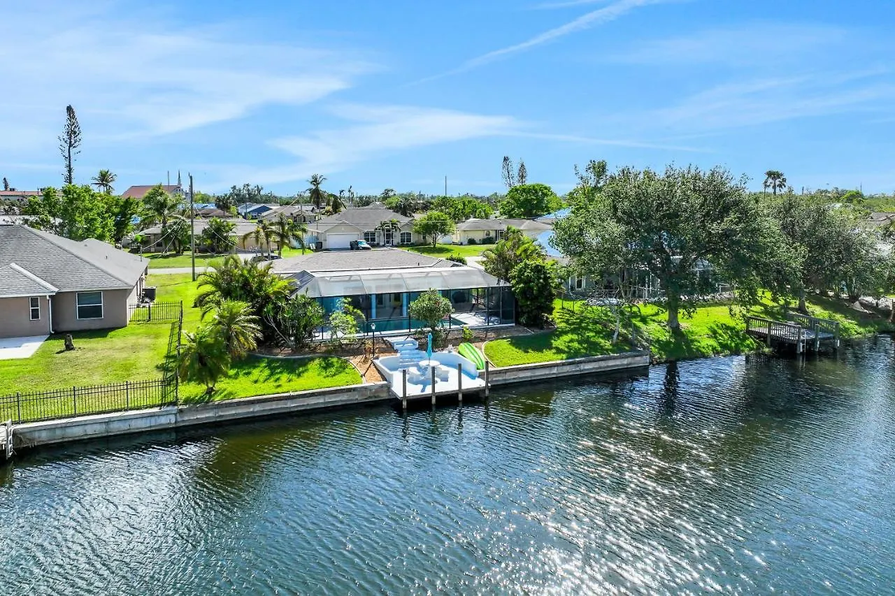 Three Palms Retreat * Cape Coral