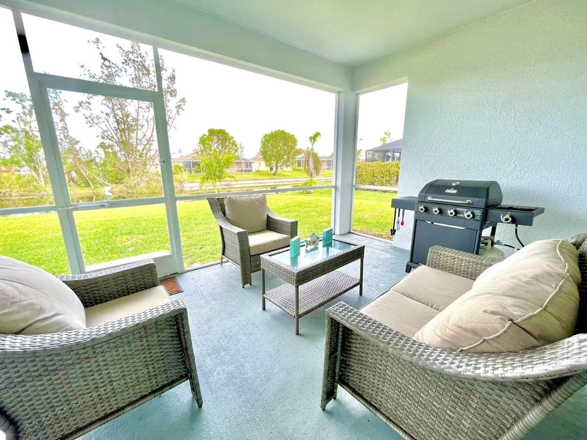 New House With Canal View In Holiday home *