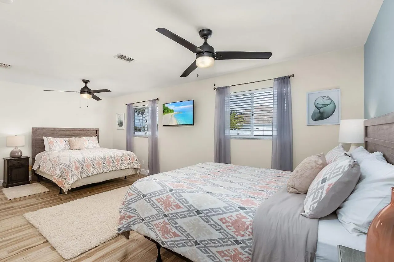 Three Sisters - Roelens Vacations Cape Coral