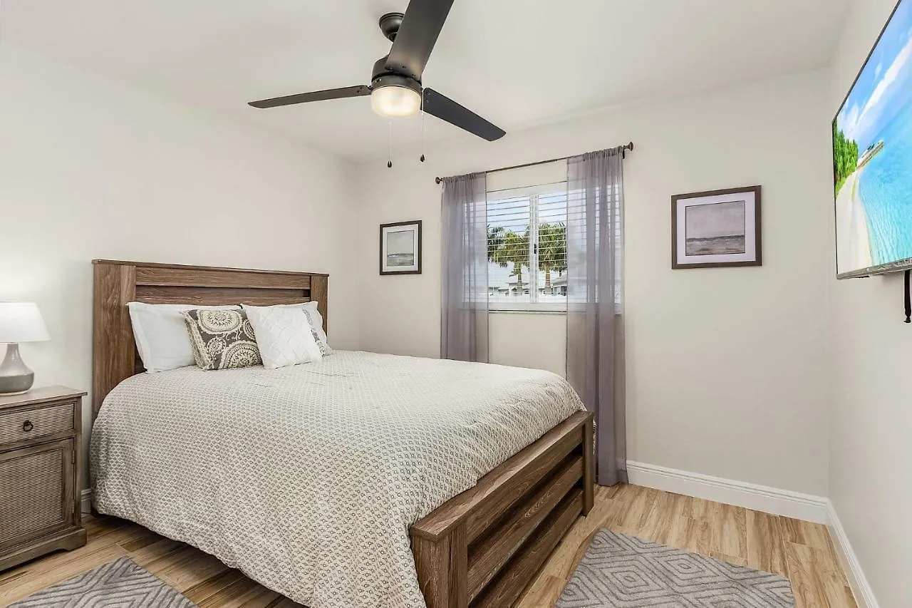 Holiday home Three Sisters - Roelens Vacations Cape Coral