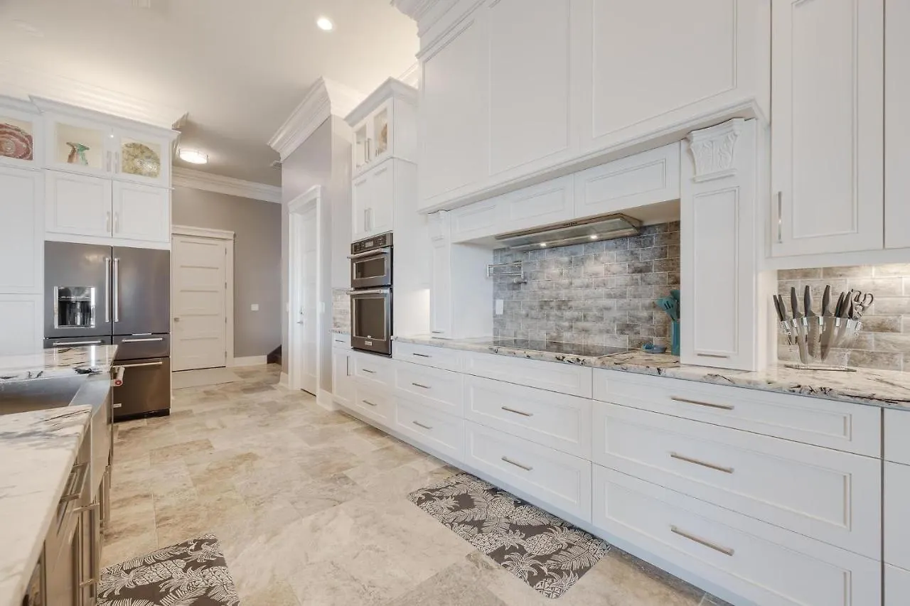 Gulf Access, Heated Salt Water Pool, Kayaks - Surfside Escape - Roelens Vacations Cape Coral