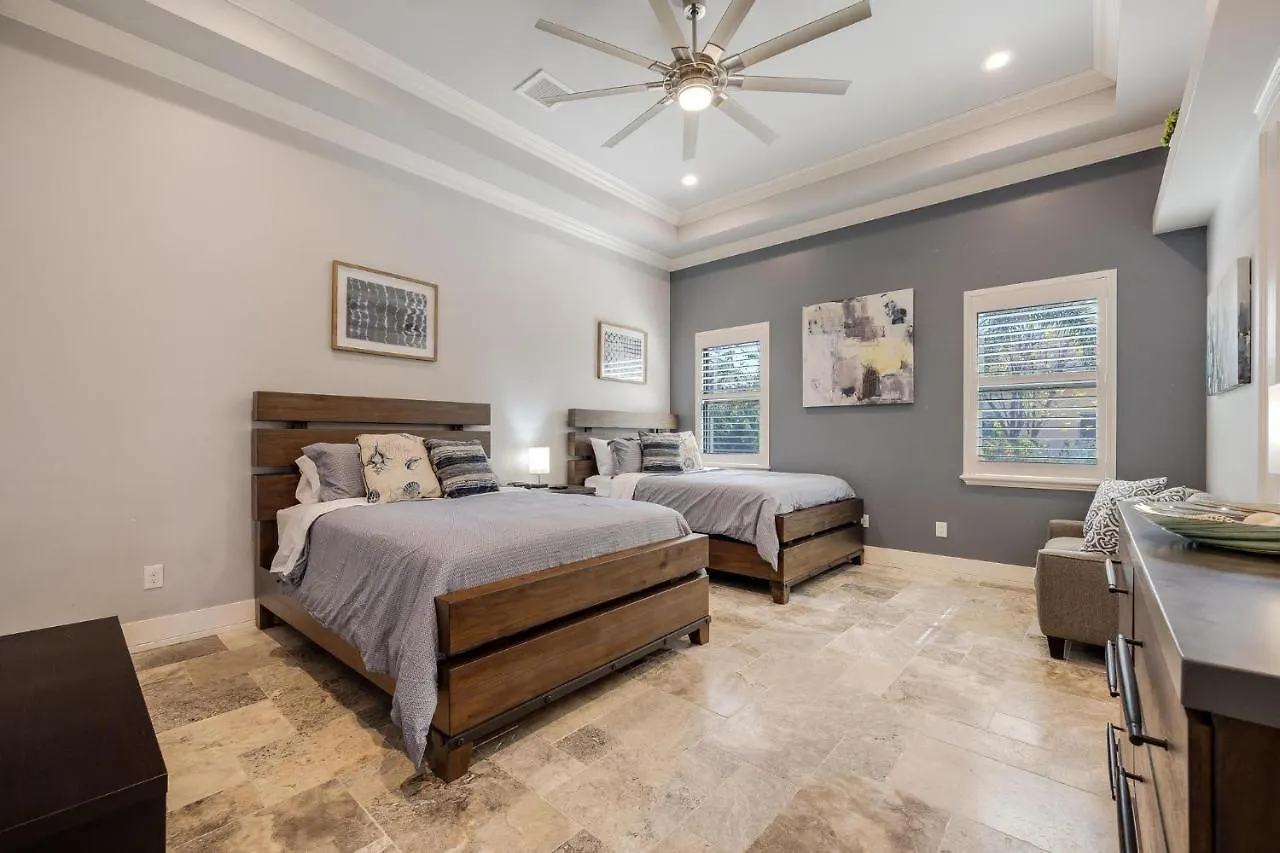 Holiday home Gulf Access, Heated Salt Water Pool, Kayaks - Surfside Escape - Roelens Vacations *