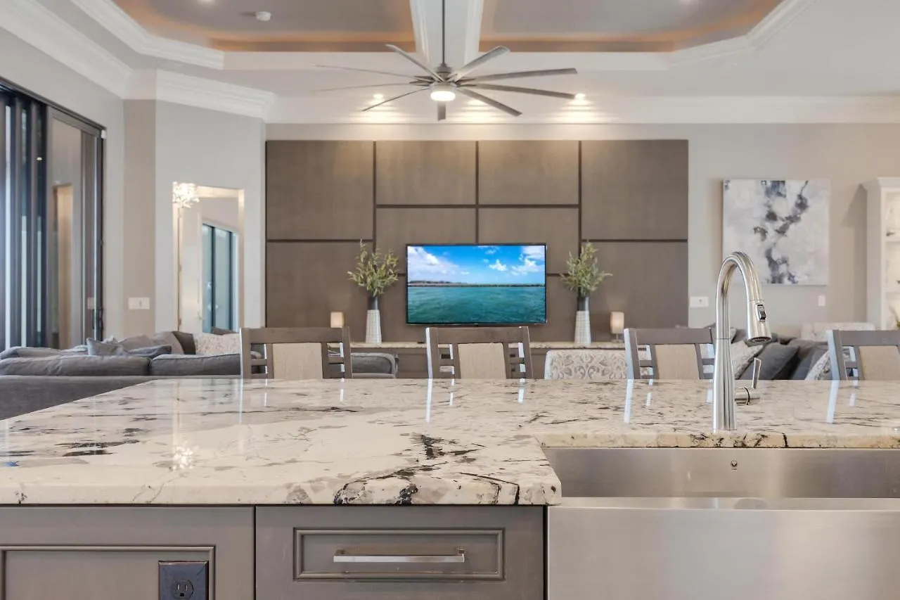 Holiday home Gulf Access, Heated Salt Water Pool, Kayaks - Surfside Escape - Roelens Vacations *