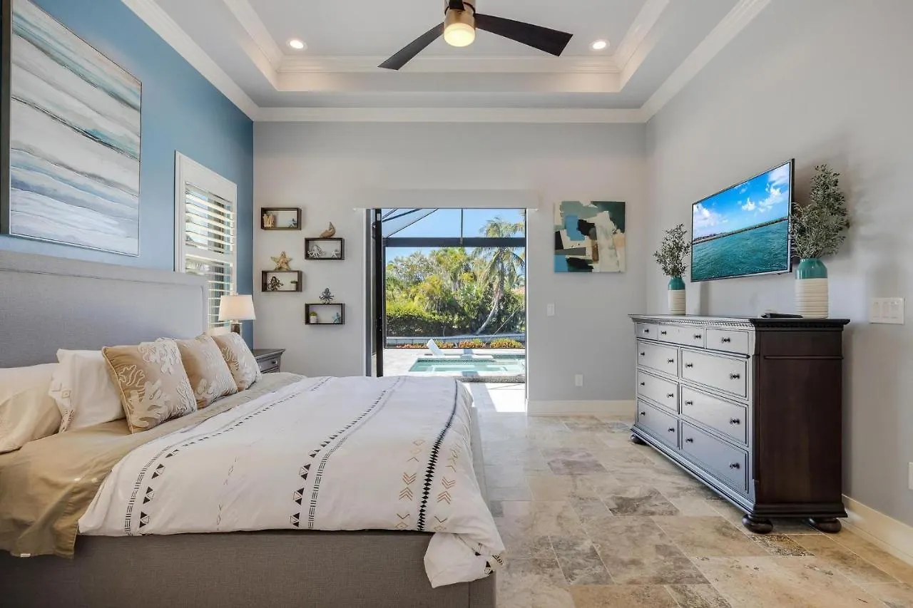 Gulf Access, Heated Salt Water Pool, Kayaks - Surfside Escape - Roelens Vacations Cape Coral