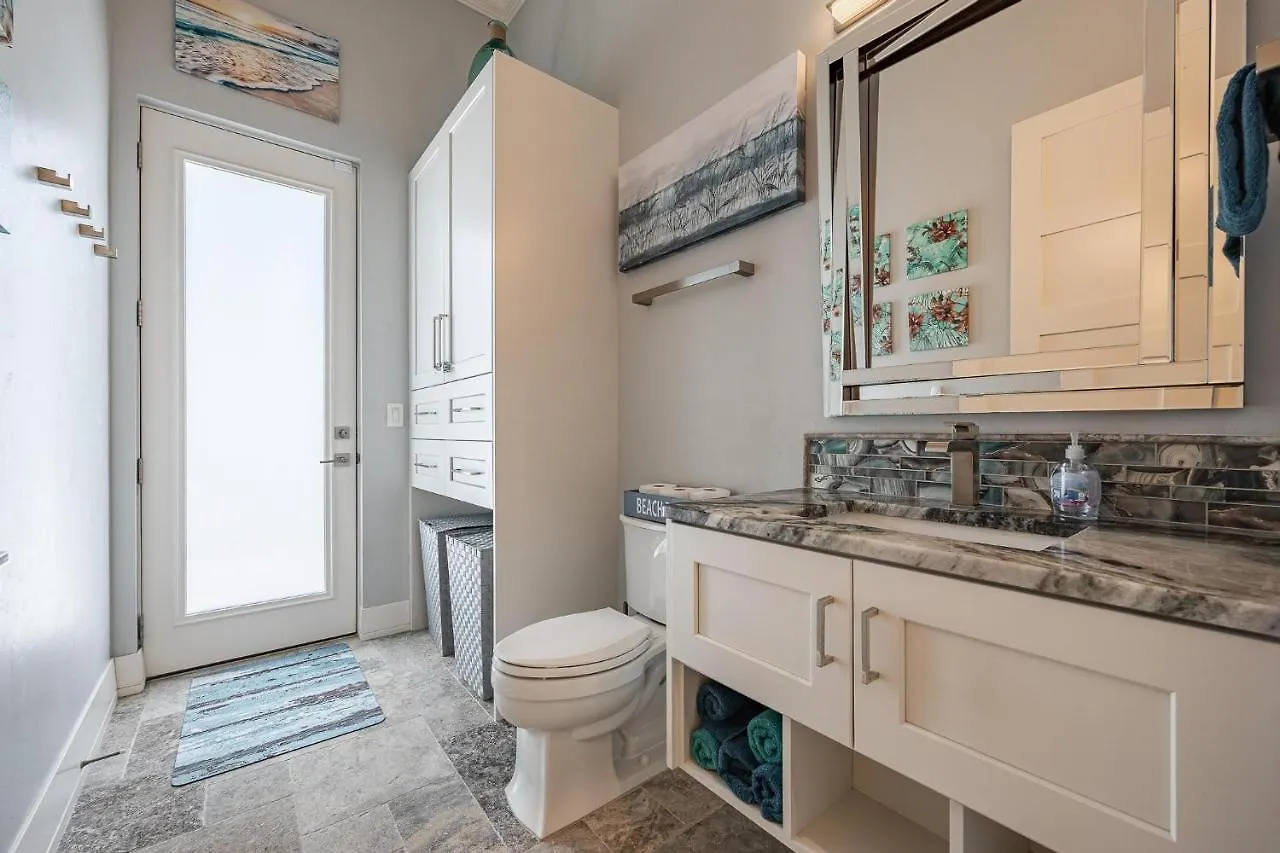 Gulf Access, Heated Salt Water Pool, Kayaks - Surfside Escape - Roelens Vacations