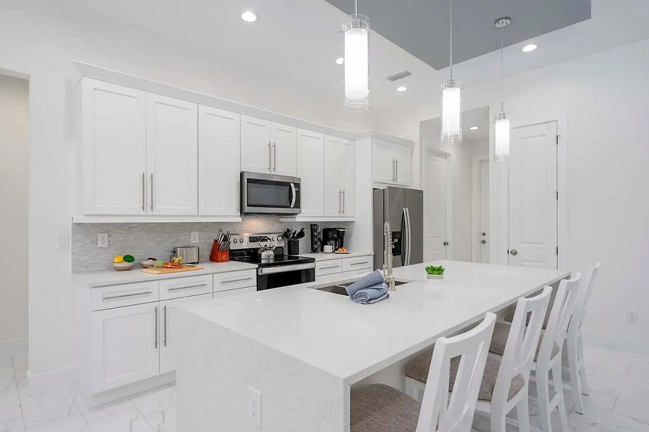 Brand New Home! On Intersecting Canals, Pool, Sleeps 8 - Seaduction * Cape Coral