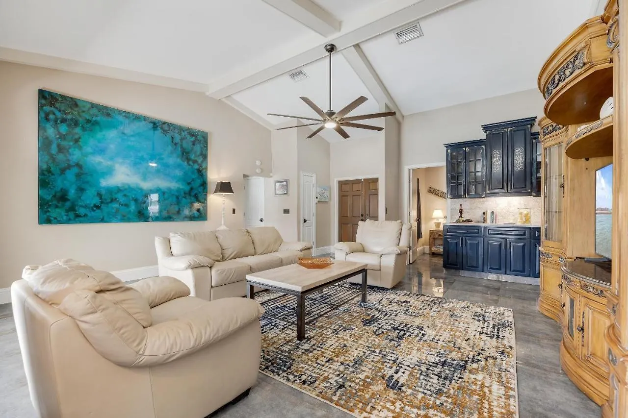 Heated Pool, Sleeps 8 - Sunny Daze
