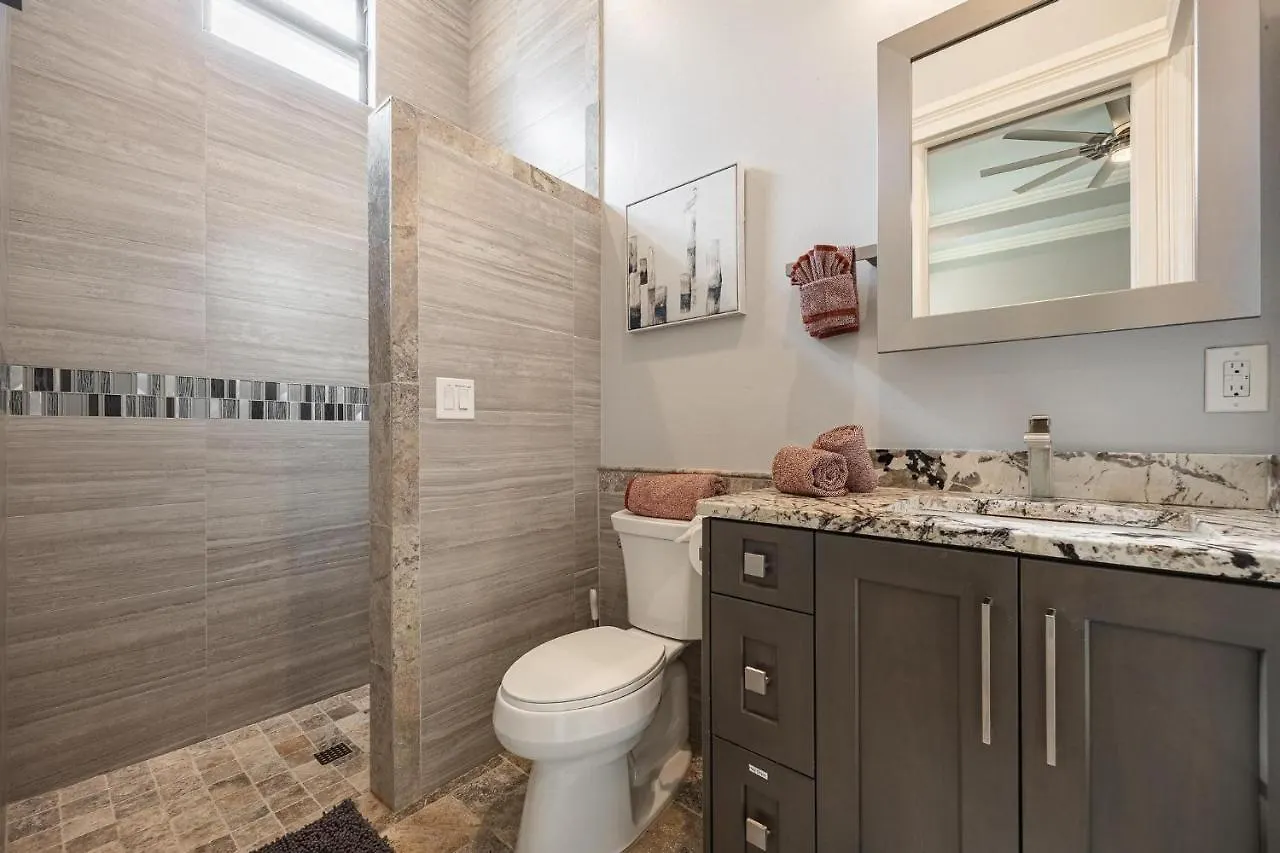 Gulf Access, Heated Salt Water Pool, Kayaks - Surfside Escape - Roelens Vacations Holiday home Cape Coral