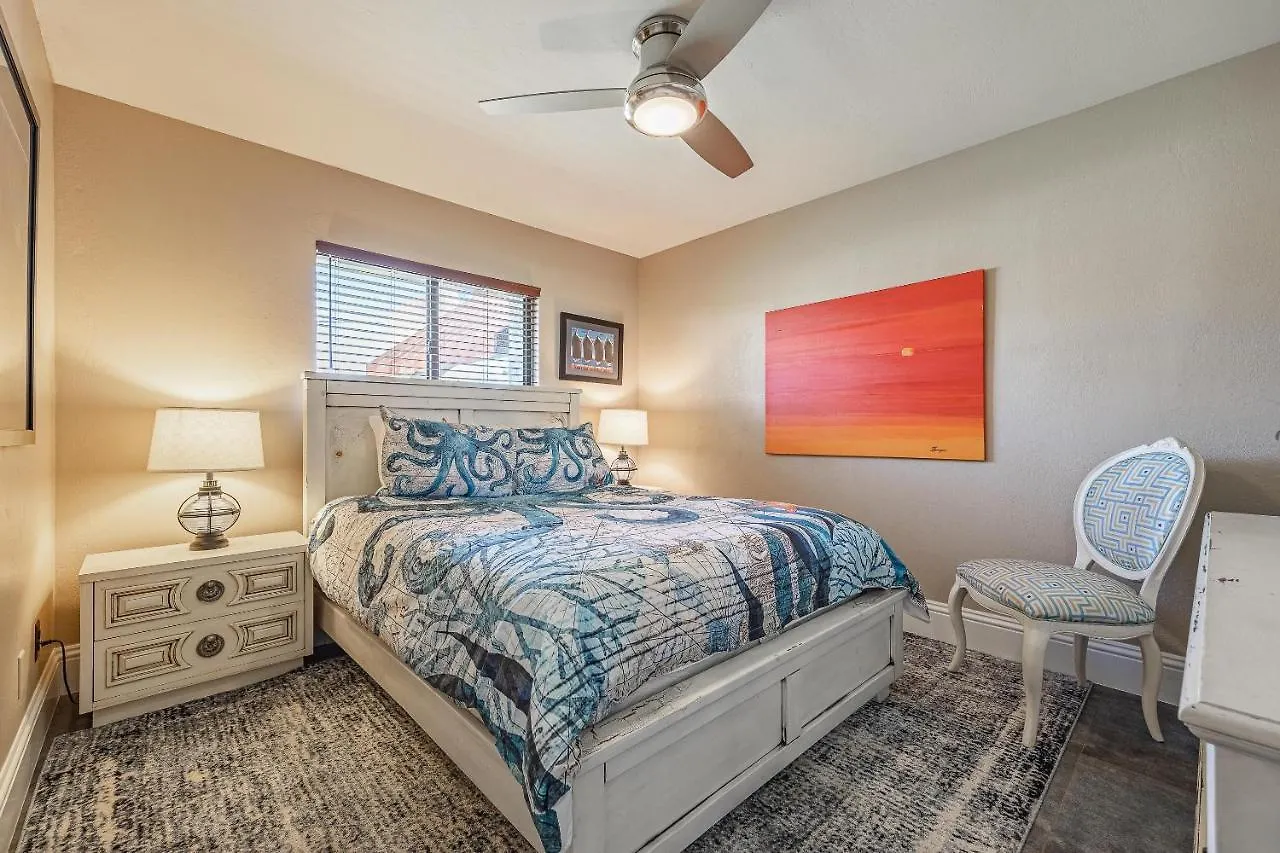 Heated Pool, Sleeps 8 - Sunny Daze *