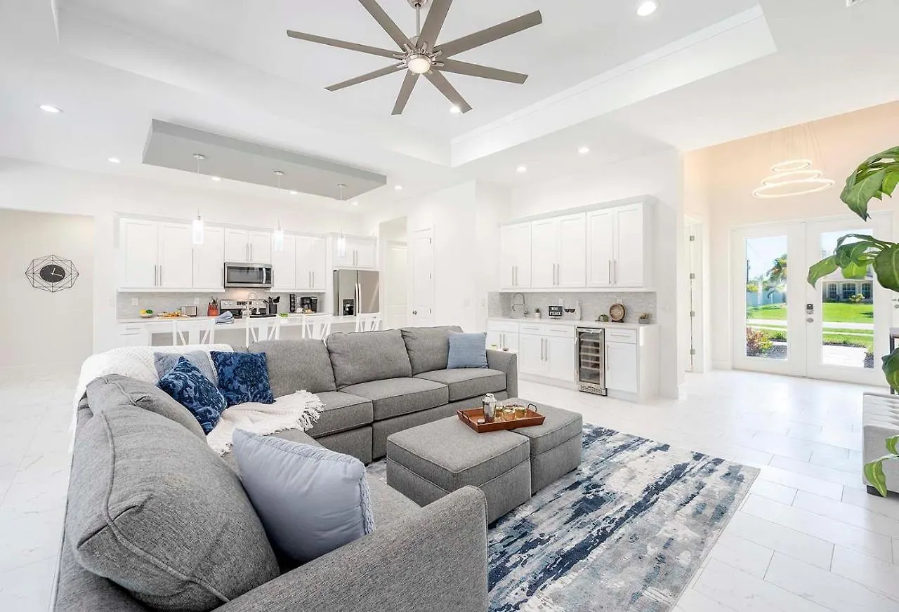 Brand New Home! On Intersecting Canals, Pool, Sleeps 8 - Seaduction * Cape Coral