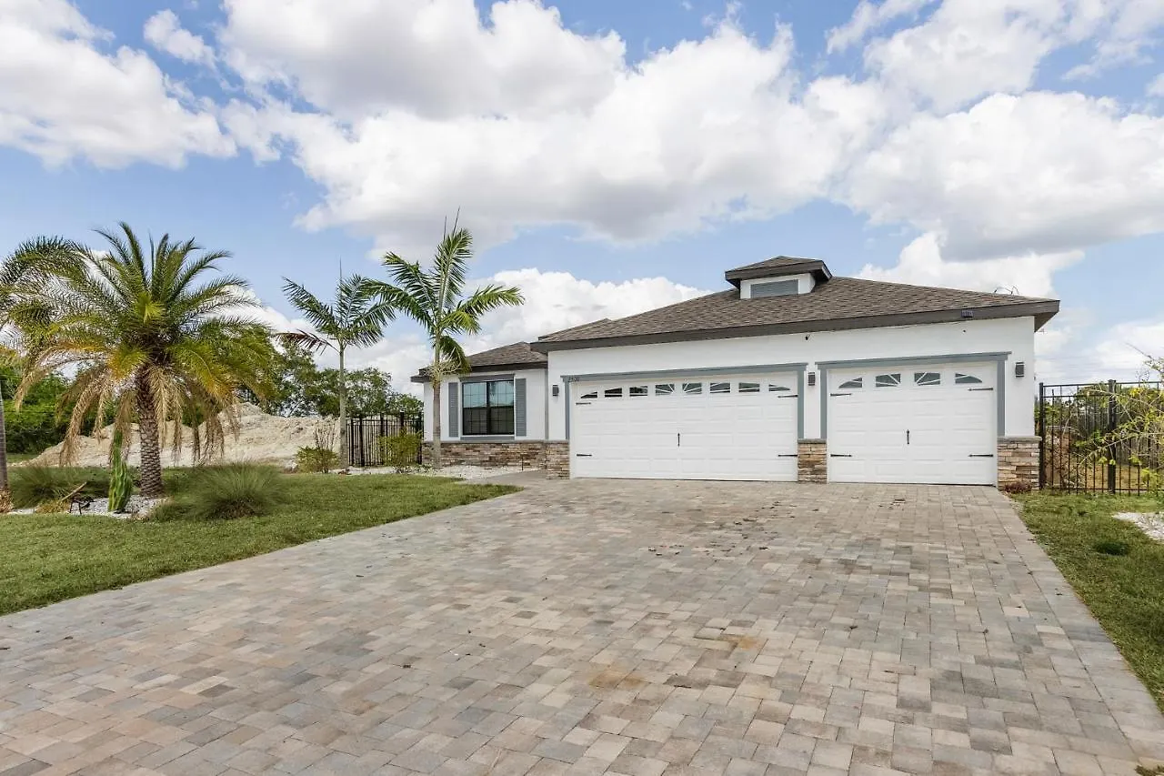 Gulf Access, Heated Salt Water Pool & Kayaks - Adventure Cove - Roelens Vacations Holiday home *