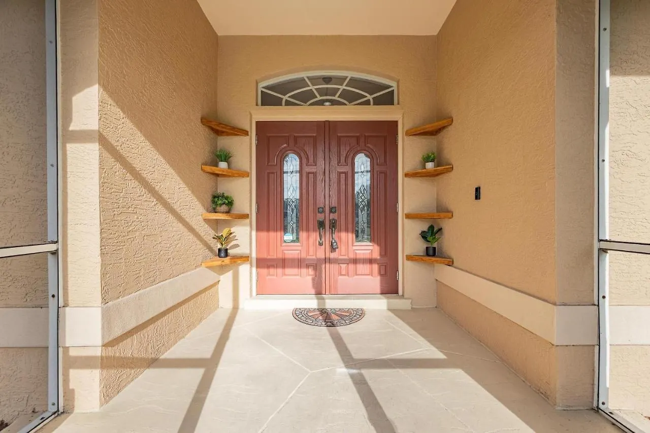 Heated Pool, Beautiful Sunsets - Made In Heaven - Roelens Vacations Holiday home Cape Coral