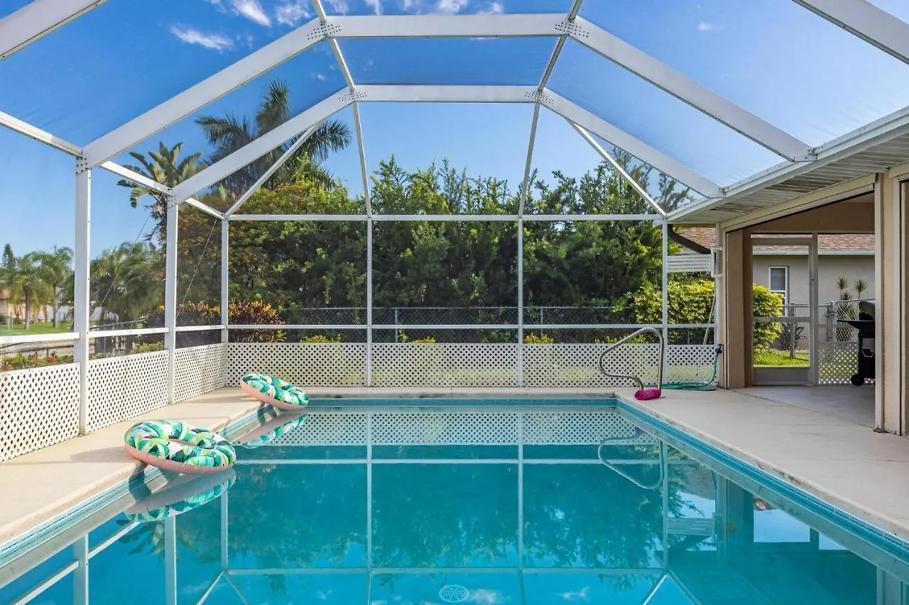 Heated Pool, Beautiful Sunsets - Made In Heaven - Roelens Vacations Holiday home Cape Coral
