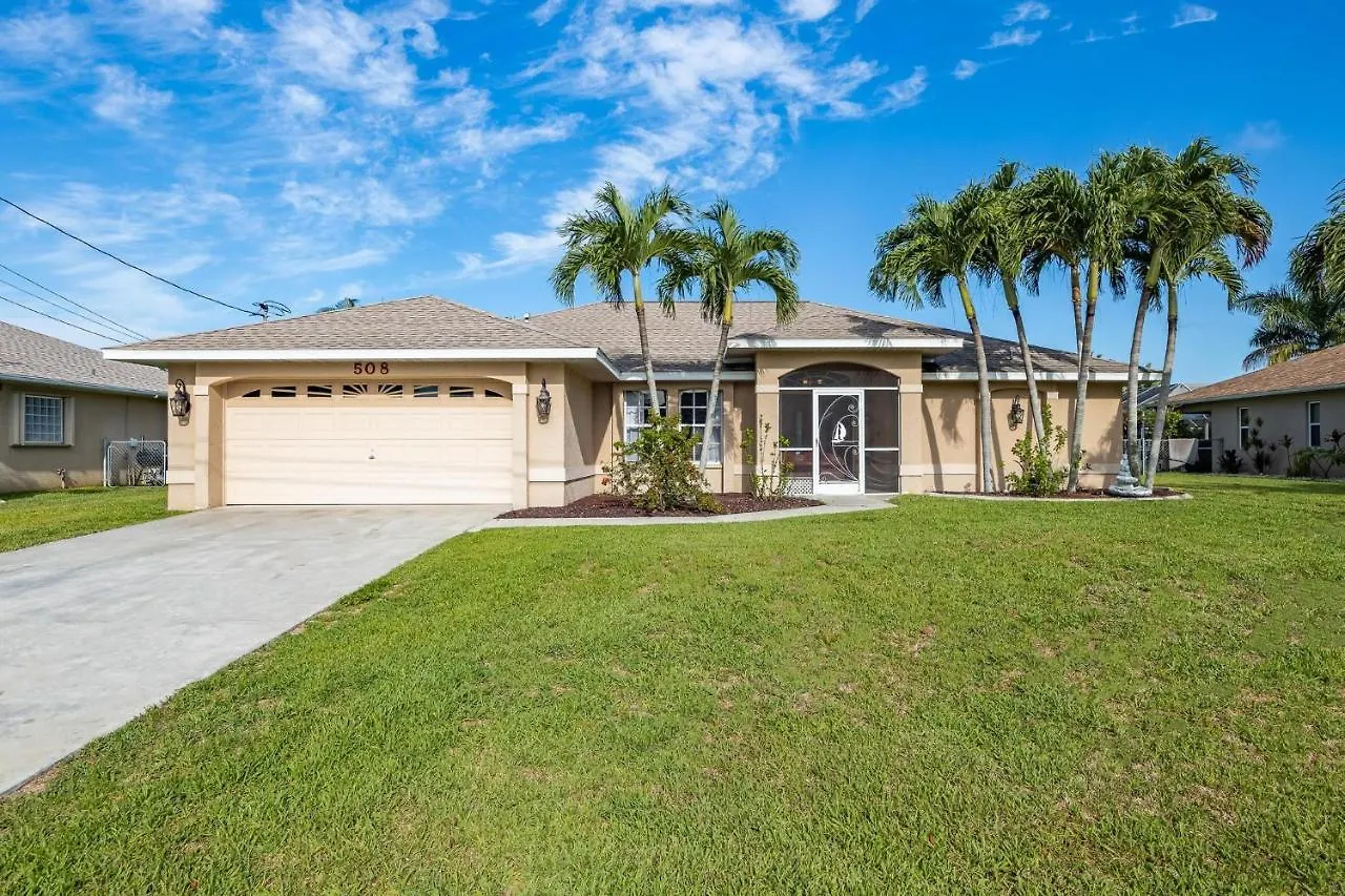 Heated Pool, Beautiful Sunsets - Made In Heaven - Roelens Vacations Holiday home Cape Coral