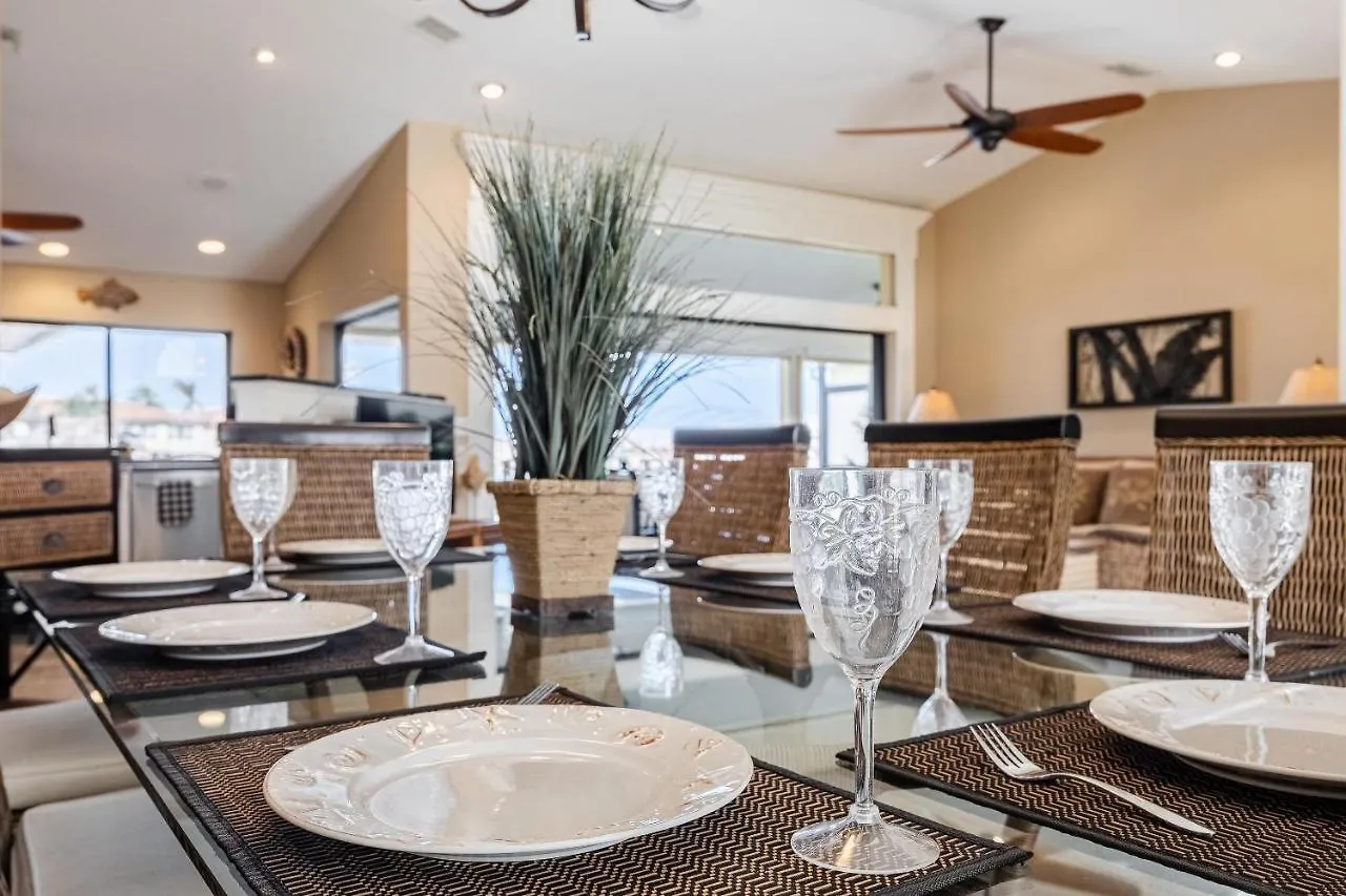 Pool, Gulf Access, Beautiful Views Of Bimini Basin, Dock With Tiki Hut - Bimini Basin Holiday home *