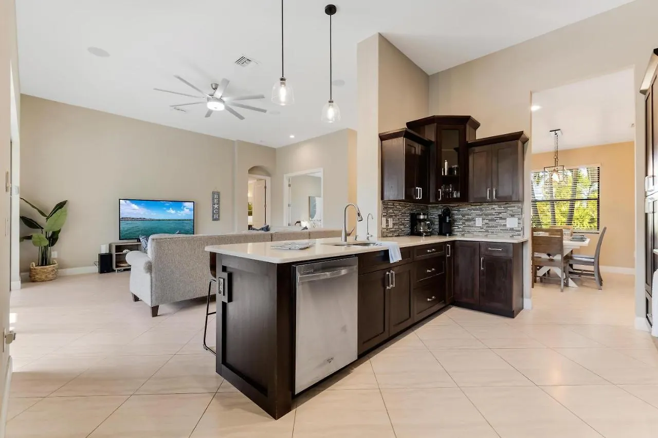 Casa - - Roelens Vacations * Cape Coral