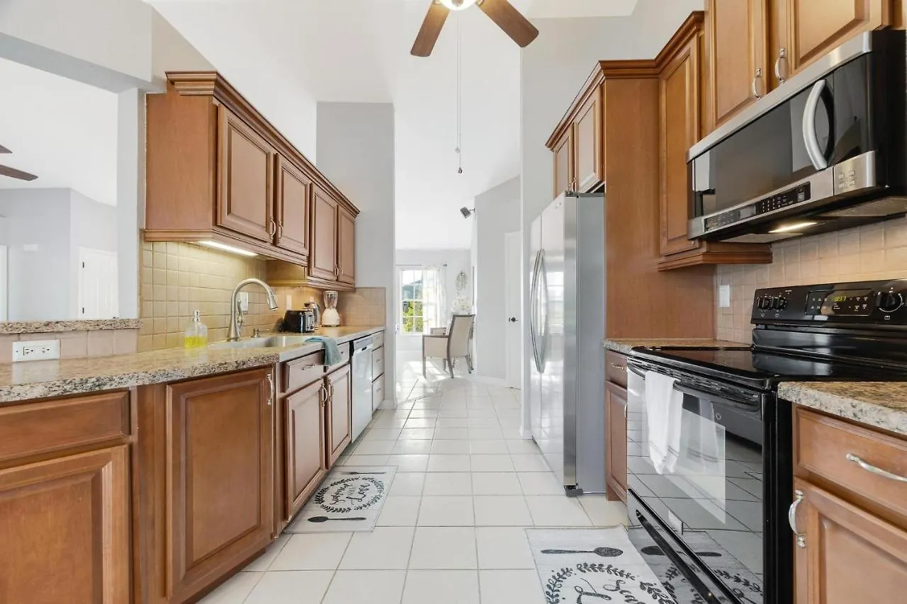 Heated Pool, Beautiful Sunsets - Made In Heaven - Roelens Vacations * Cape Coral
