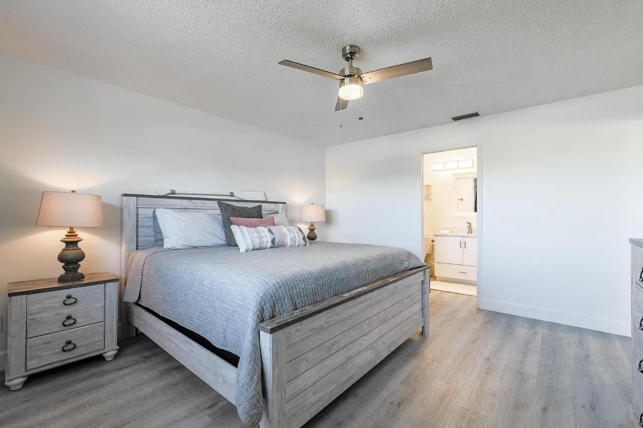 Doc Life - Roelens Vacations - Beautiful 3 Bedroom, 2 Bath Pool On A Gulf Access Canal * Cape Coral