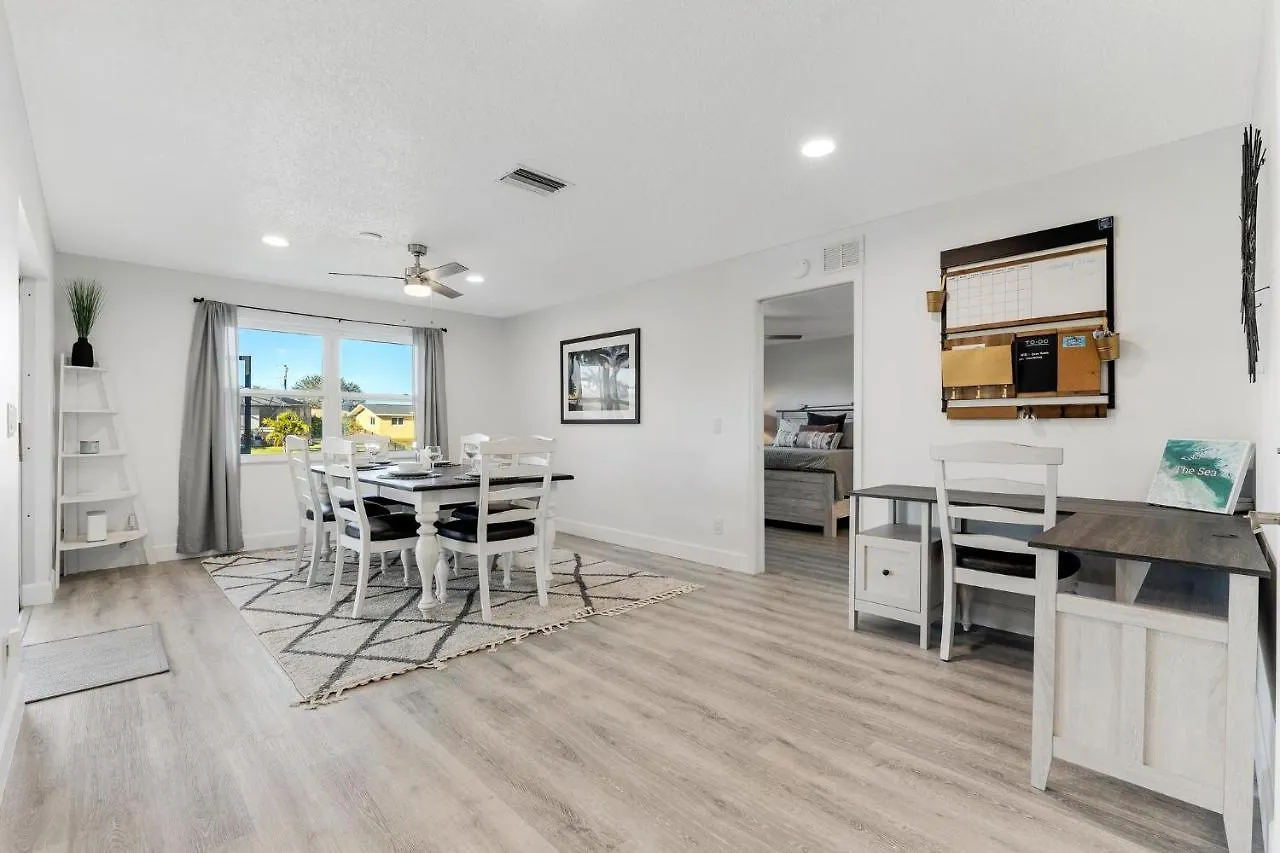 Holiday home Doc Life - Roelens Vacations - Beautiful 3 Bedroom, 2 Bath Pool On A Gulf Access Canal