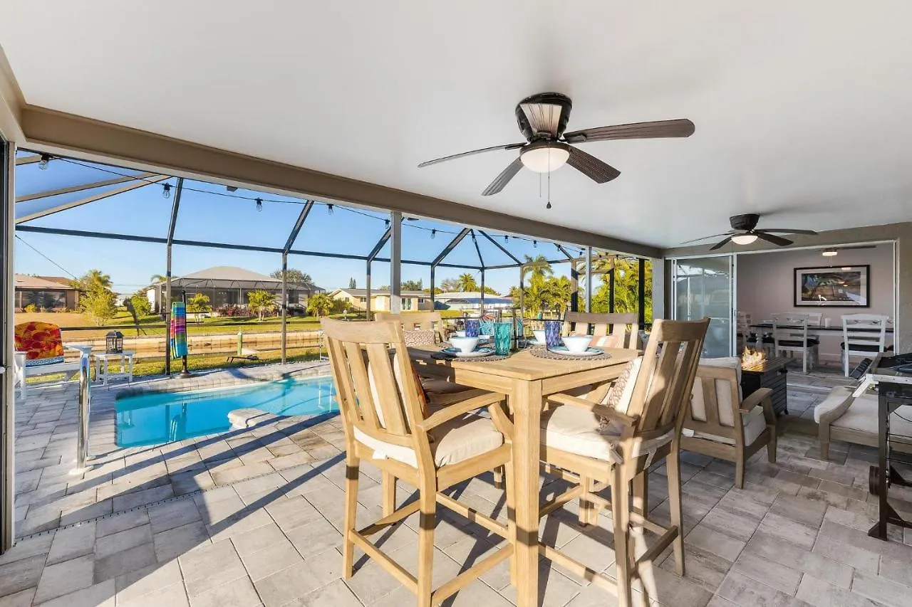 Holiday home Doc Life - Roelens Vacations - Beautiful 3 Bedroom, 2 Bath Pool On A Gulf Access Canal Cape Coral