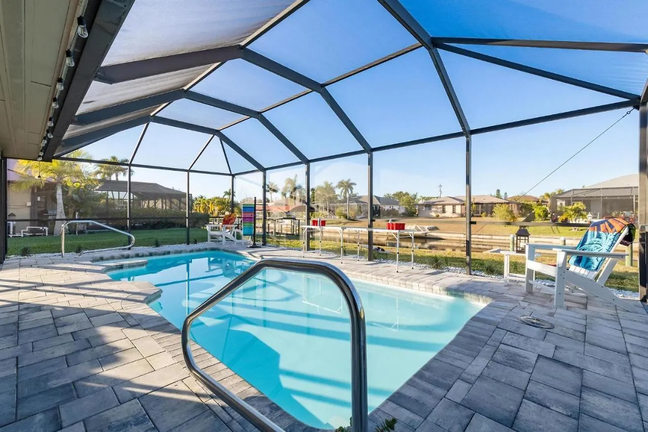 Holiday home Doc Life - Roelens Vacations - Beautiful 3 Bedroom, 2 Bath Pool On A Gulf Access Canal *